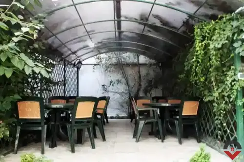 گالری خوابگاه «پانسیون دخترانه اریش» — تصویر 4